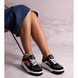 Svarta eko mocka sneakers från Kollins 2
