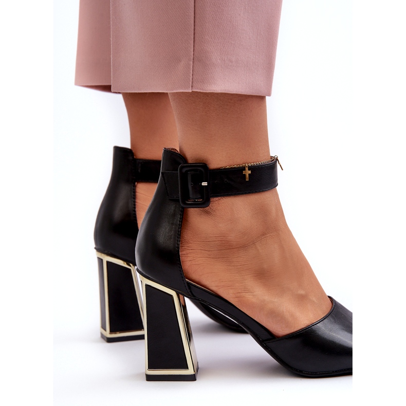 Eleganta damsandaler på en högklackad svart Rosazara 3