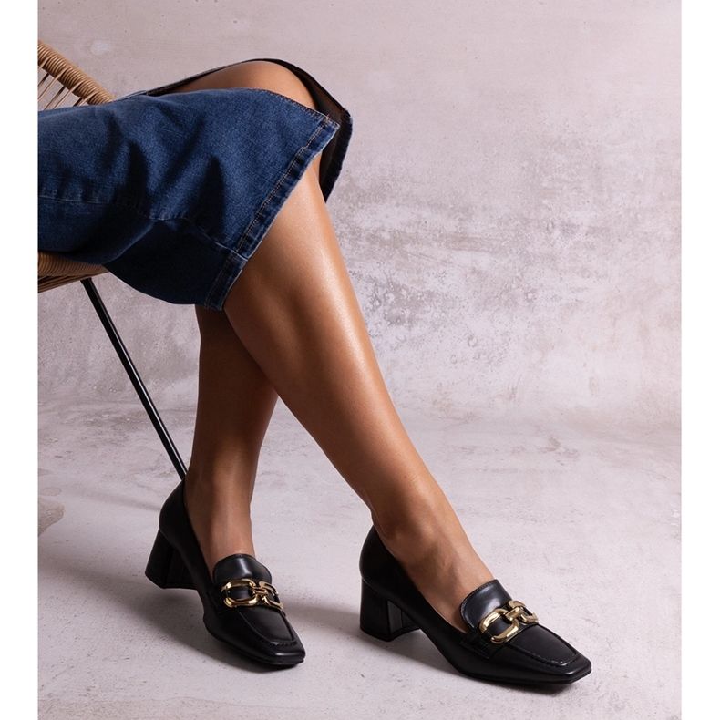 Svarta pumps med fyrkantig tå från Alhena 1