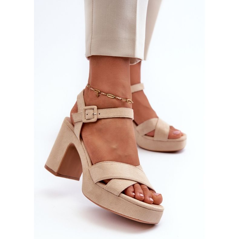 Damsandaler gjorda av ekomocka på hög klack och plattform, ljusbeige sakane 2
