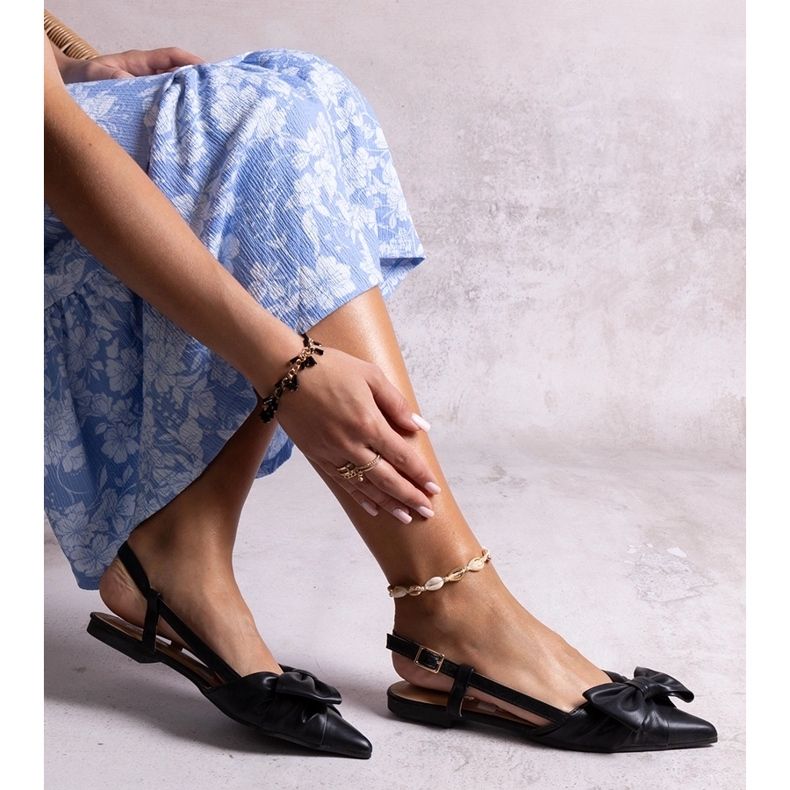 Balettplattor med spetsig tå och Barira-rosett svart 1