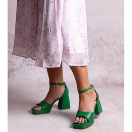 Gröna högklackade sandaler från Vesna 1