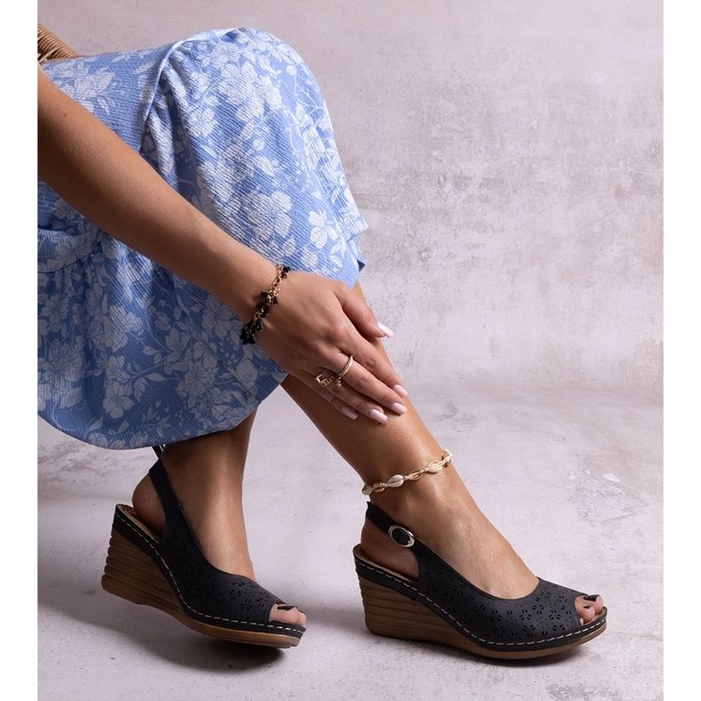 Svarta Sakna kilsandaler 1