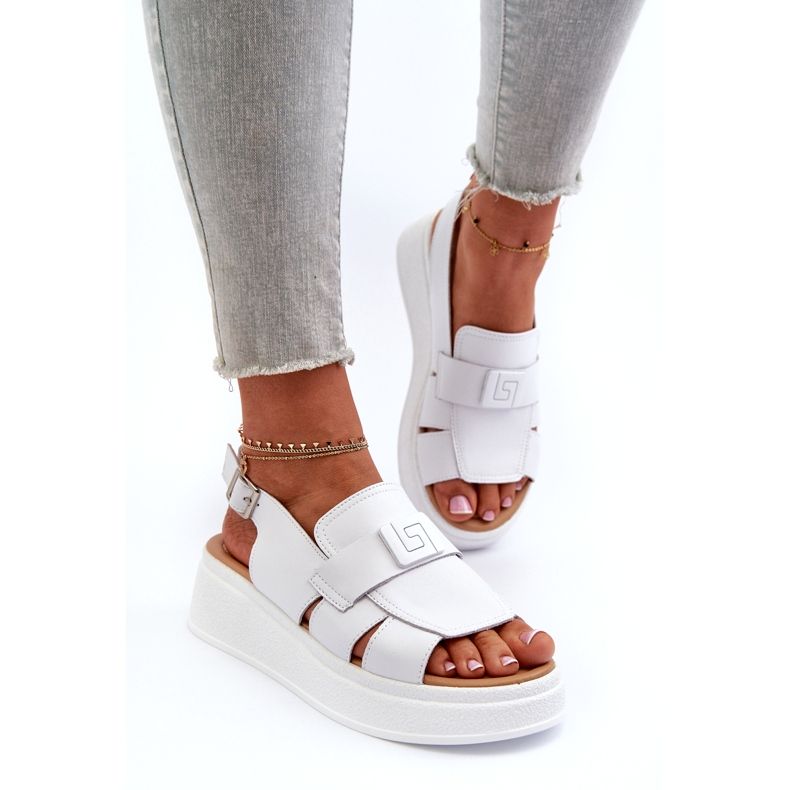 Evento Vit Vivitellia Skinnsandaler för kvinnor på en plattform och en kil 2