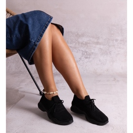 Svarta sneakers i tyg från Madi 1