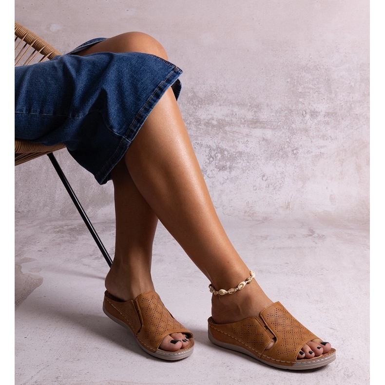 Bruna perforerade Marouna-rutschbanor 1