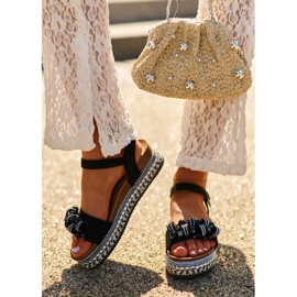 S.Barski Kvinnors sandaler på kil och plattform med dekorationer S. Barski HY056 Black svart 2