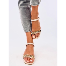 Daphne Beige sandaler med låg klack 1