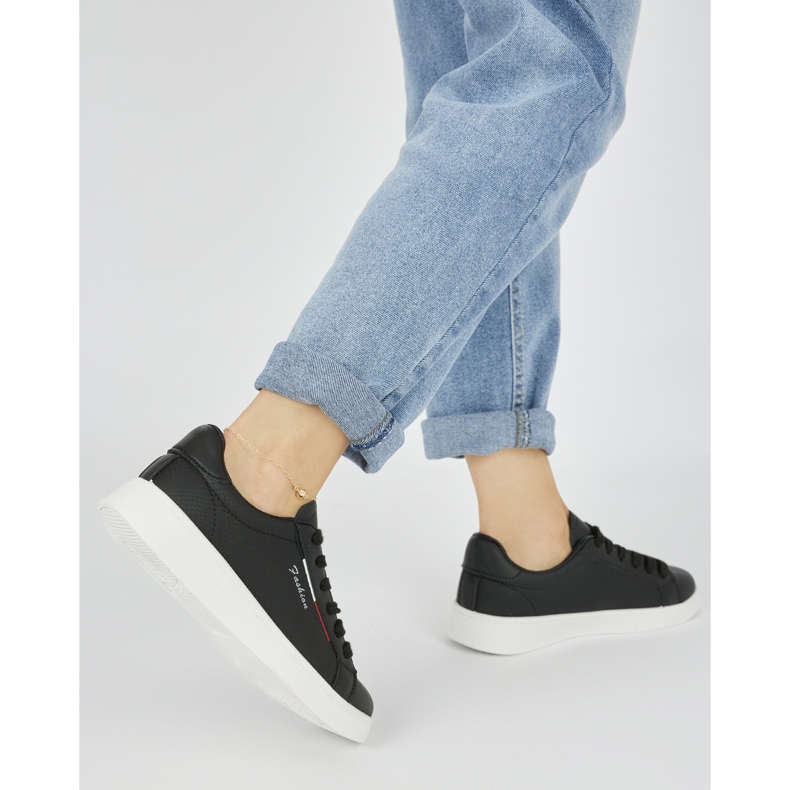 Svarta klassiska sportskor 2