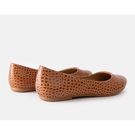 Bruna balettlägenheter med ormskinnsmotiv från Shaka 1