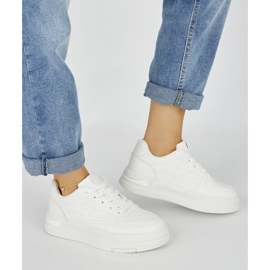 Kvinnors vita sneakers på plattformen 2