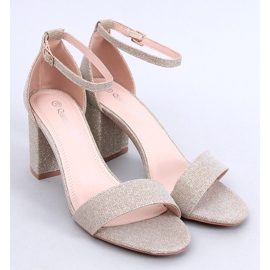 Yanas Gold iriserande högklackade sandaler gyllene 1