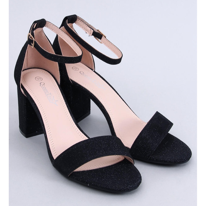 Iriserande Yanas Svarta högklackade sandaler 1