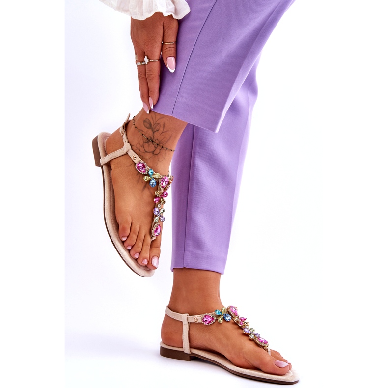 Flip-flopsandaler i beige mocka med stenar 3