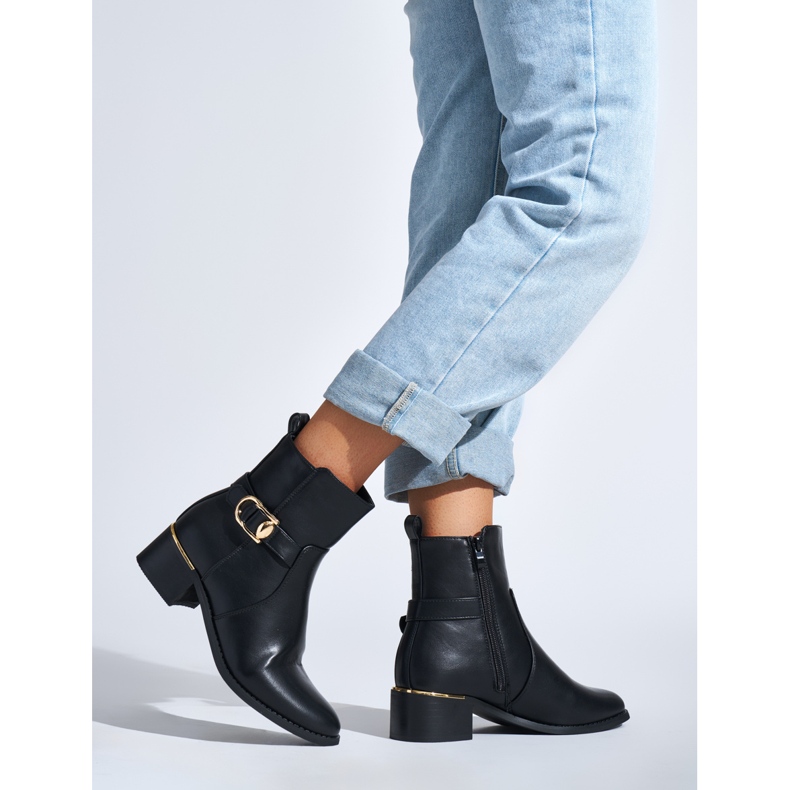 Svarta eleganta stövlar 1