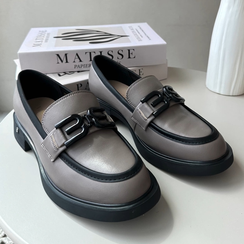 Vinceza Eleganta lädermockasiner för kvinnor, mörkbeige triana grå 1