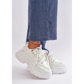 Sneakers för kvinnor på en massiv sula, vit Nevela 1