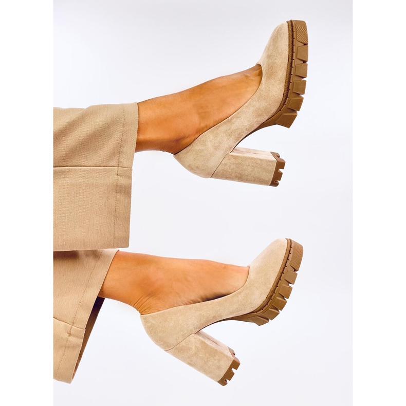 Angela Khaki pumps med hög klack och plattform beige 1