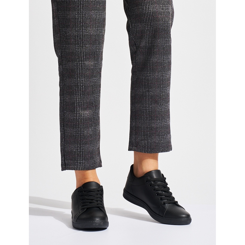 Bekväma svarta sportskor 1