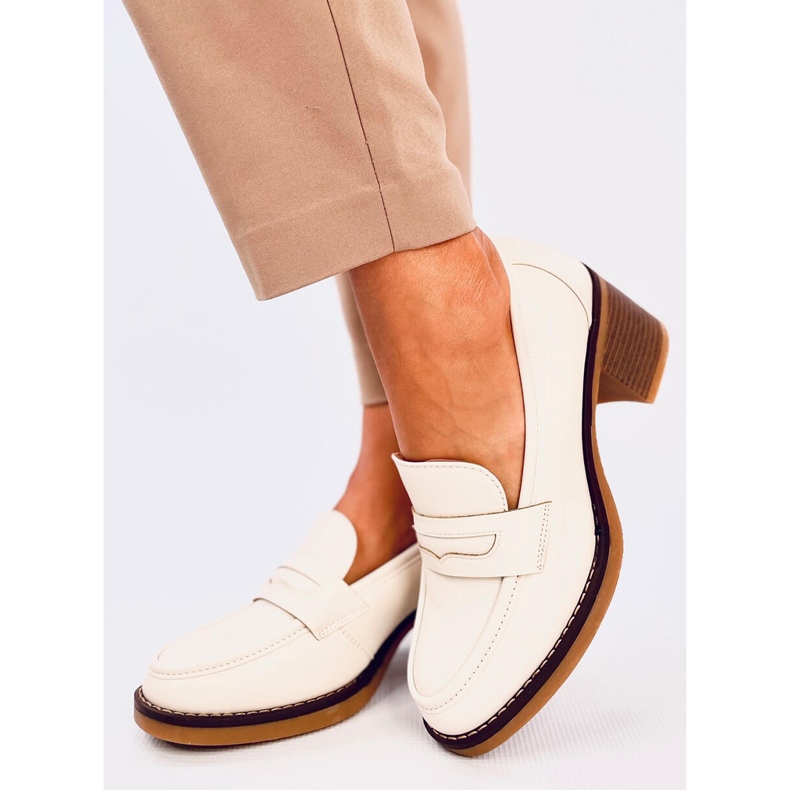 Ramona Beige högklackade loafers 1