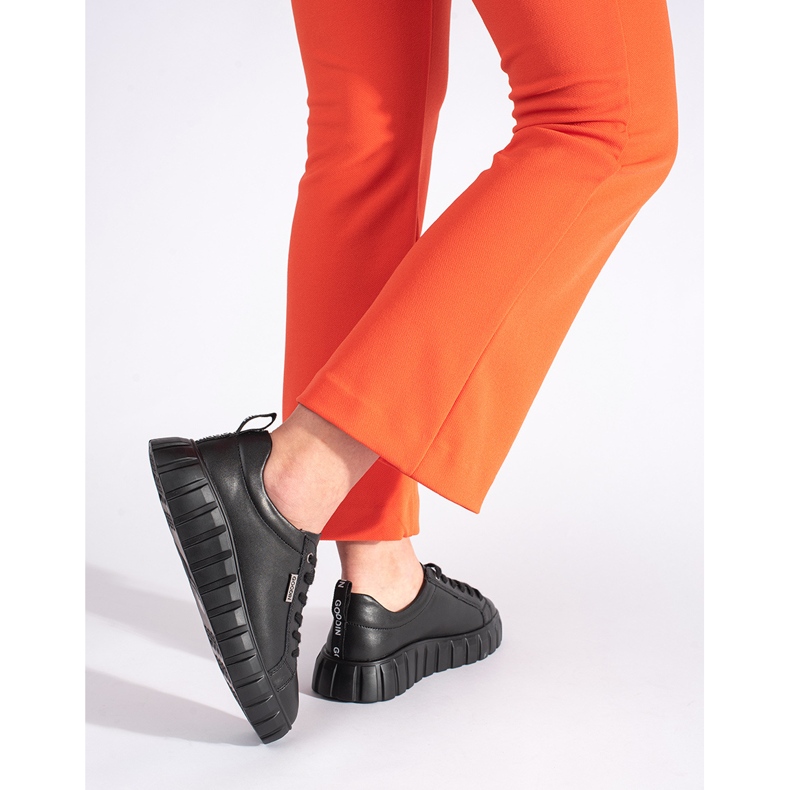 Platformskor i svart läder 1