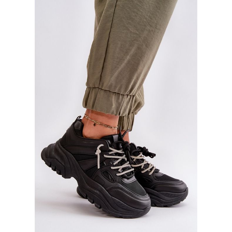 Svarta Relissa damsneakers på en massiv sula med dekorativ snörning 2