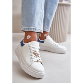 Låga eko-läder-sneakers med vita och blå Cillione-nålar 6