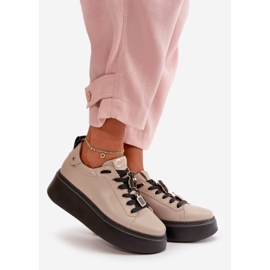 Sneakers i läder för kvinnor med nålar på CheBello 4596-plattformen Beige 1