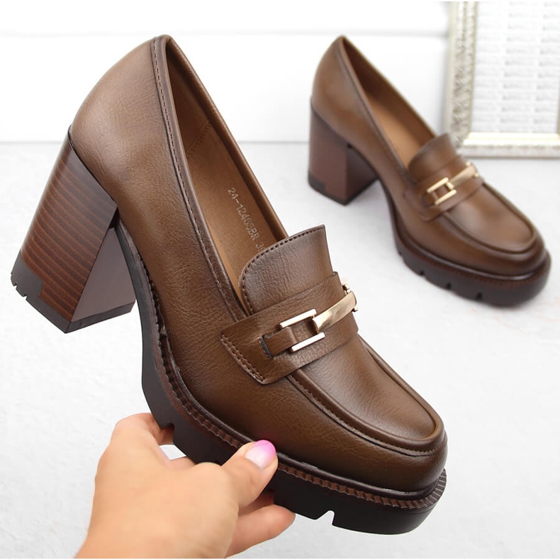 Bruna dammockasinskor på hög klack, Potocki 12465 1