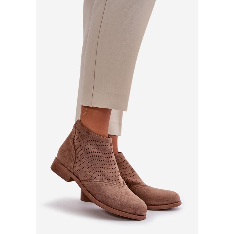 Genombrutna stövlar för kvinnor på platt klack Brun S.Barski HY42-076 1