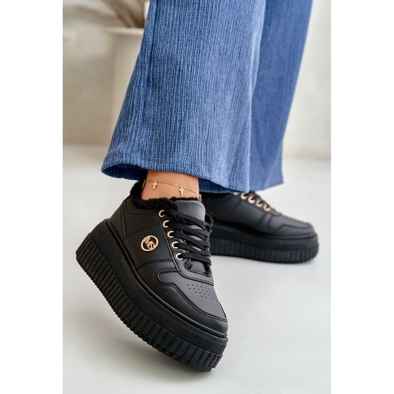 Isolerade sportsneakers för kvinnor med en tjock sula, svart Verissha 2