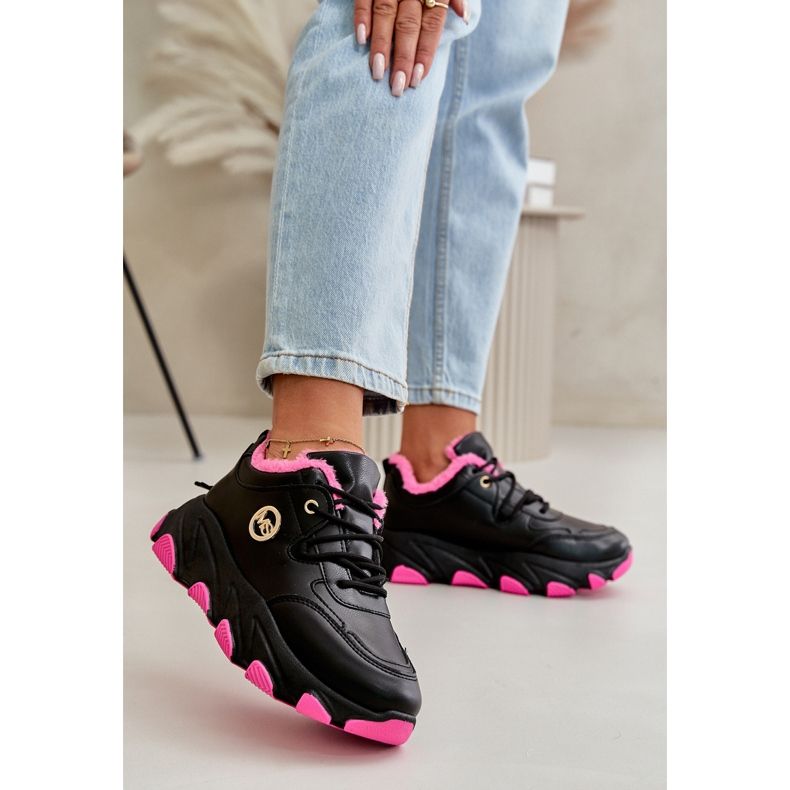 Isolerade sportskor med snörning för kvinnor på plattform Svart Vit 2