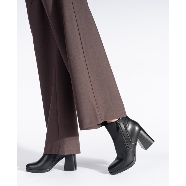 Svarta ankelstövlar för kvinnor från Sergio Leone 2