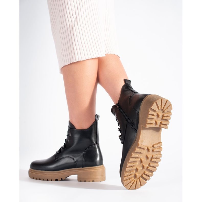 Svarta ankelboots med snörning och beige sula från Sergio Leone 2