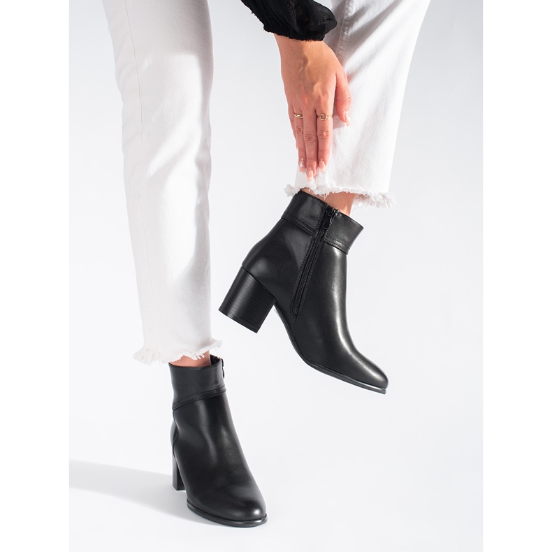 Svarta fotkängor på Sergio Leone -stolpen 2