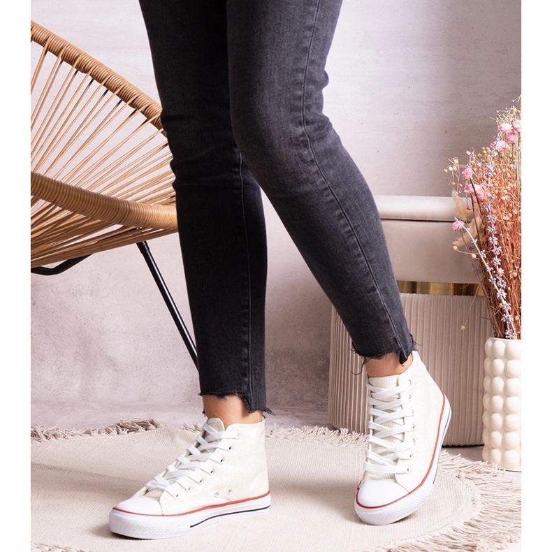 Vita höga sneakers i glänsande mesh från Ranifali 1