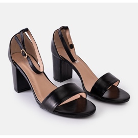 Svarta högklackade sandaler från Asgha 1