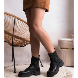 Svarta isolerade klassiska Edmund-stövlar 2