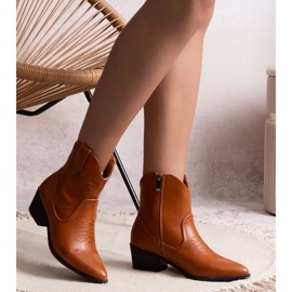 Bruna högklackade cowboystövlar från Madia 1