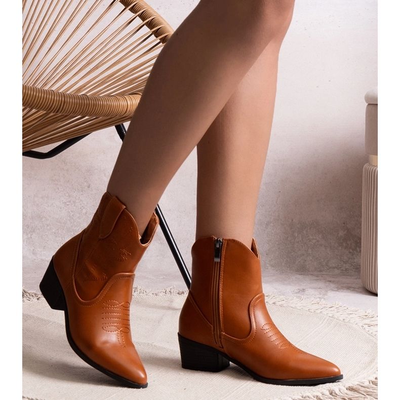 Bruna högklackade cowboystövlar från Madia 1