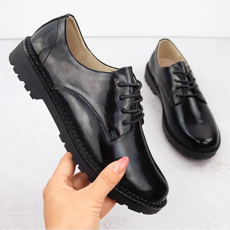 Svarta damskor med snörning av läder Filippo DP6431 1