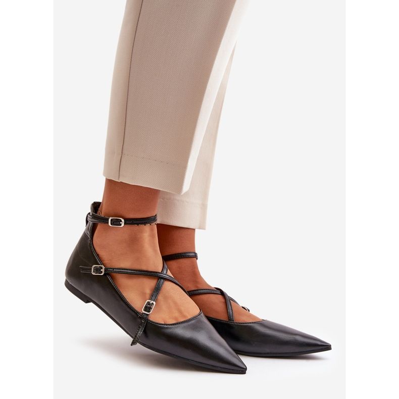 Dambalettkläder med spetsiga tår och sammanvävda remmar, svart Violra 1