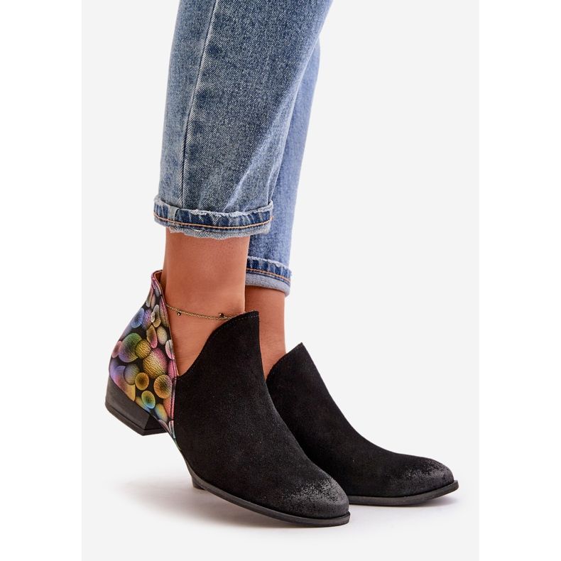 Maciejka Stövlar i läder med urskärningar 04091-77 Svart 1