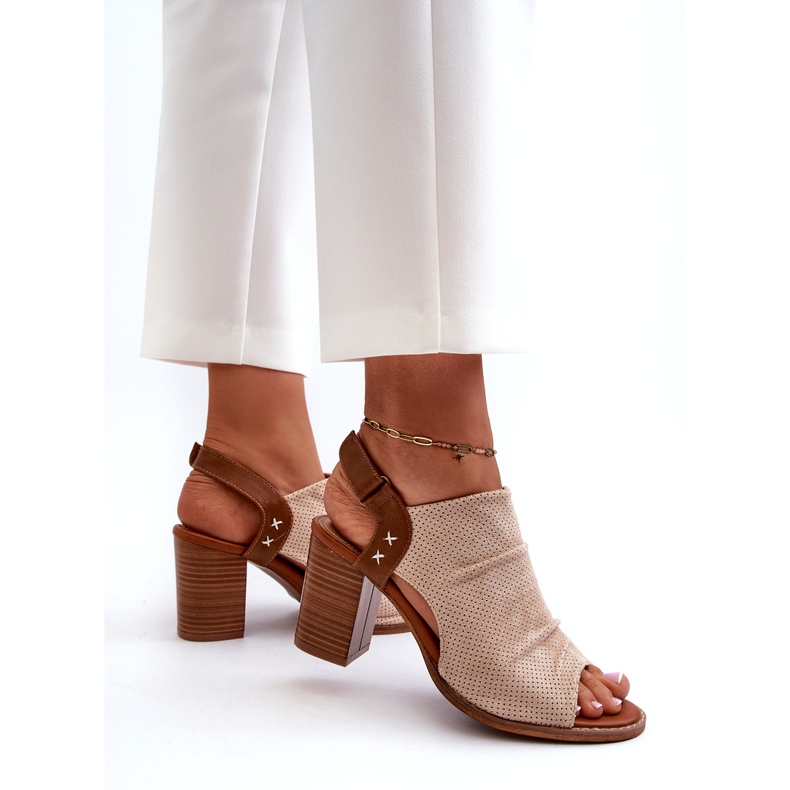 Evento Kvinnors sandaler på en klack Openwork Beige 2