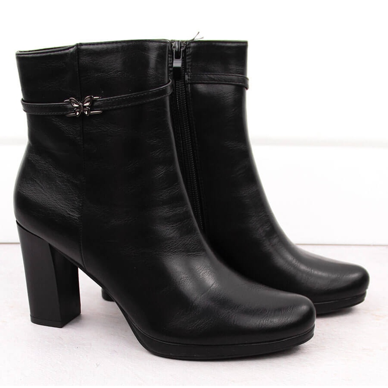 M. DASZYŃSKI Isolerade svarta stövlar för kvinnor M.Daszyński AF125-22 2