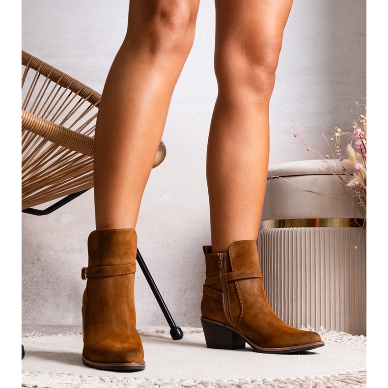 Mihaelas bruna högklackade ankelboots 1