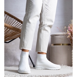 Vita sneakers från Salgado 2