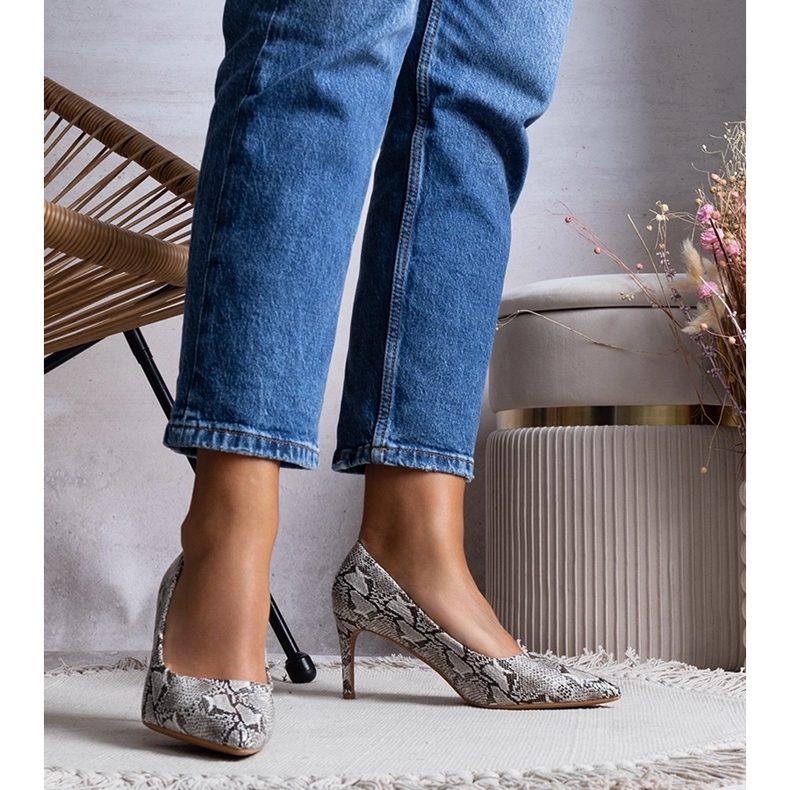 Beige pumps i Nickle ormskinnsmönster 1