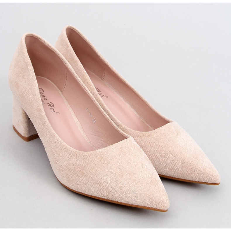 Farrin Beige lågklackade pumps 1