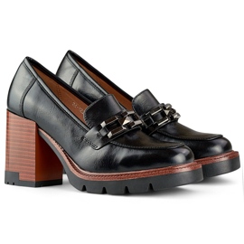 Svarta mockasiner med tjockare klack och låga skor 1